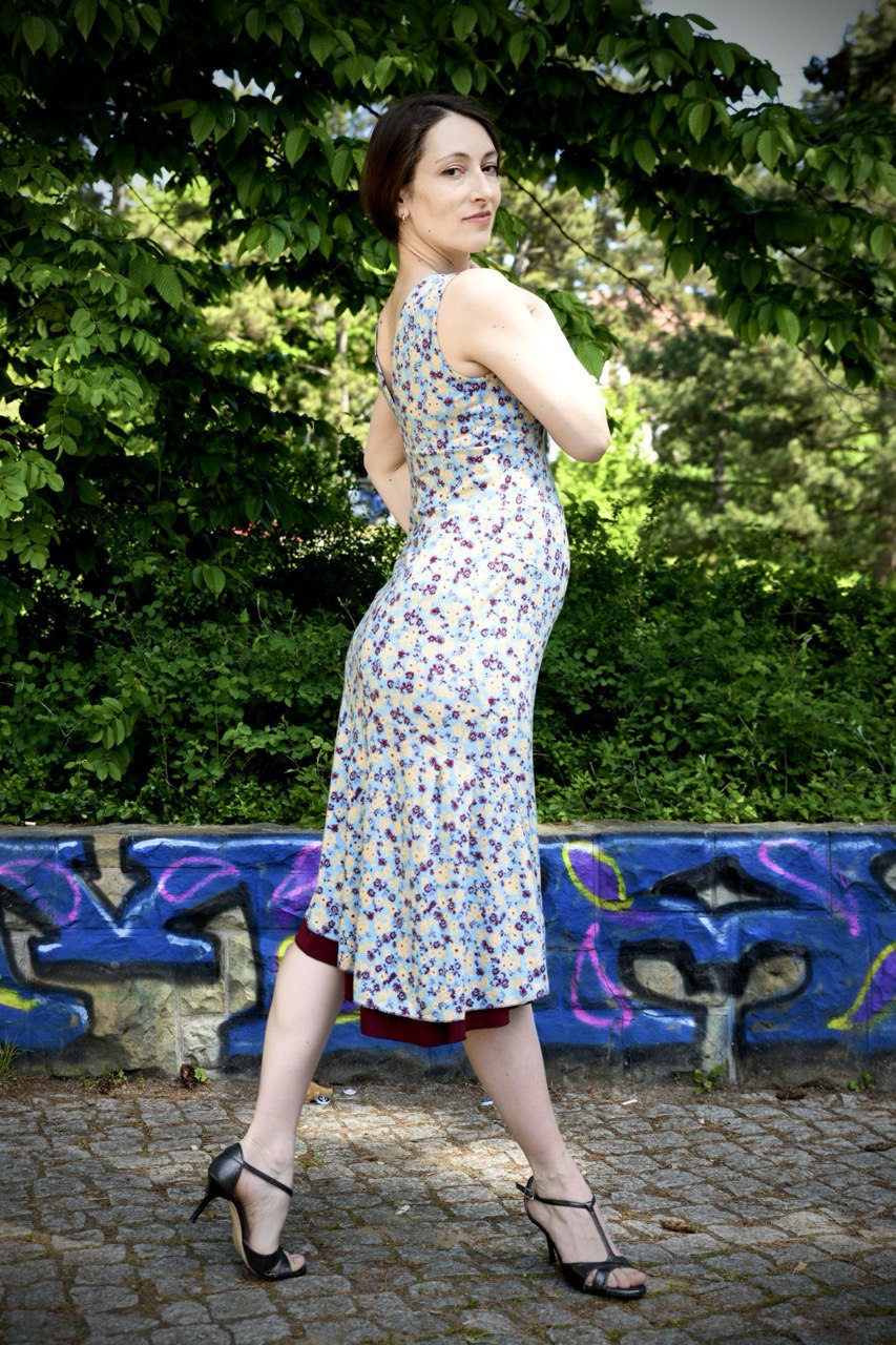 Tango-Wendekleid „Die Verspielte“ weinrot und hellblau