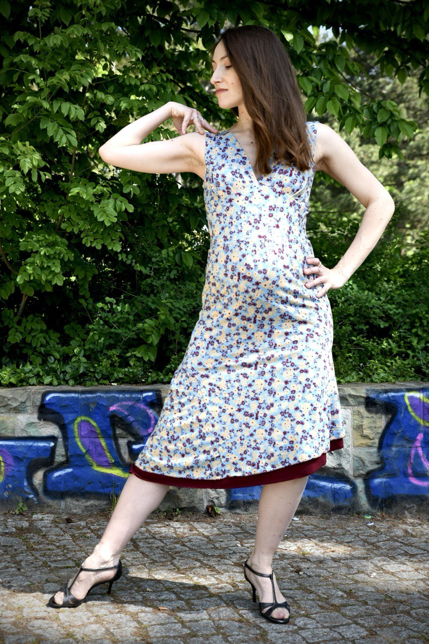 Tango-Wendekleid „Die Verspielte“ weinrot und hellblau
