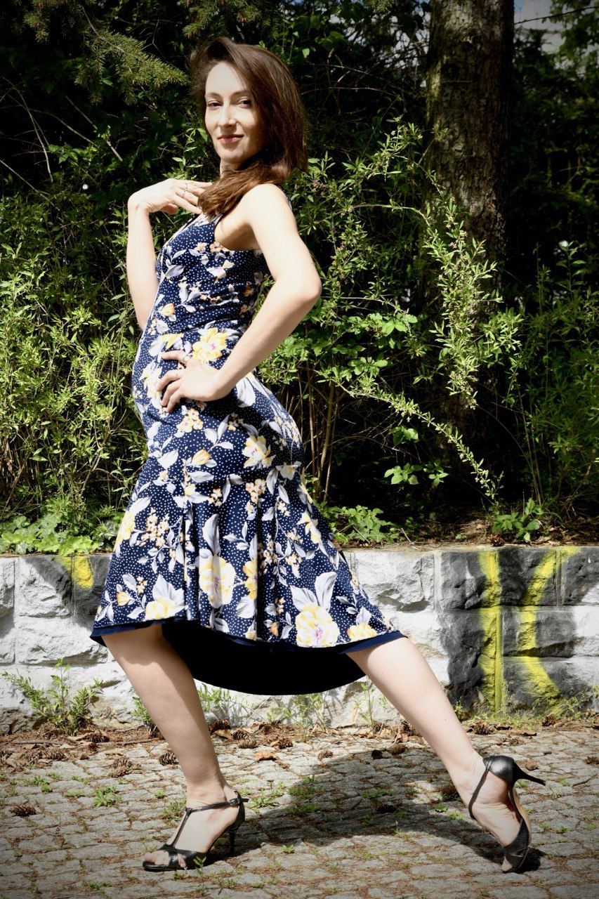 Tango-Wendekleid „Die Verspielte“ gepunktet-navyblau