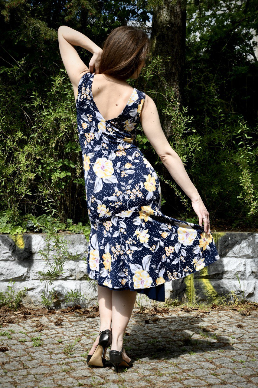Tango-Wendekleid „Die Verspielte“ gepunktet-navyblau