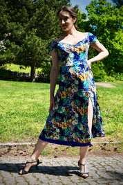 Tango-Wendekleid „Die Verträumte“ königsblau mit tropischem Print