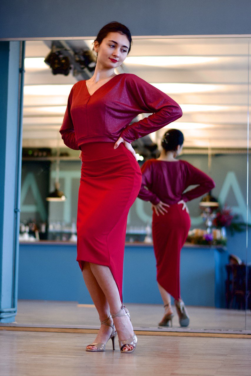 Kimono-Tango-Top „Die Gelassene“ funkelnd Merlot rot