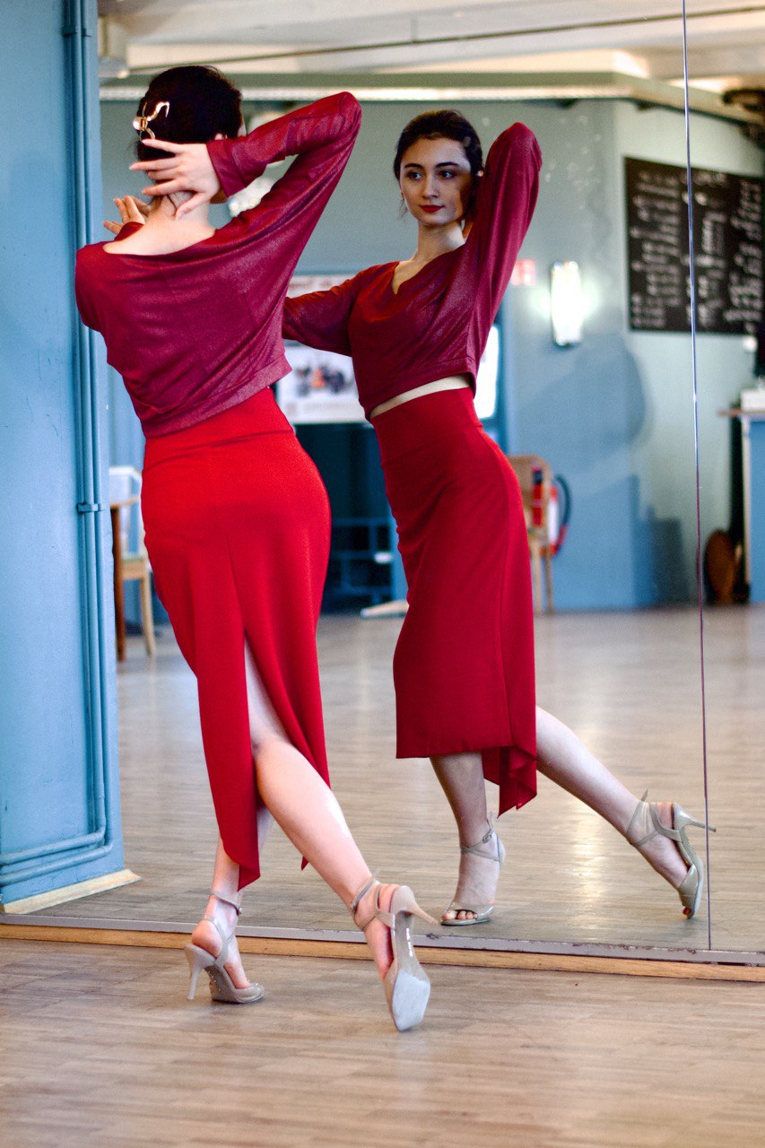 Kimono-Tango-Top „Die Gelassene“ funkelnd Merlot rot