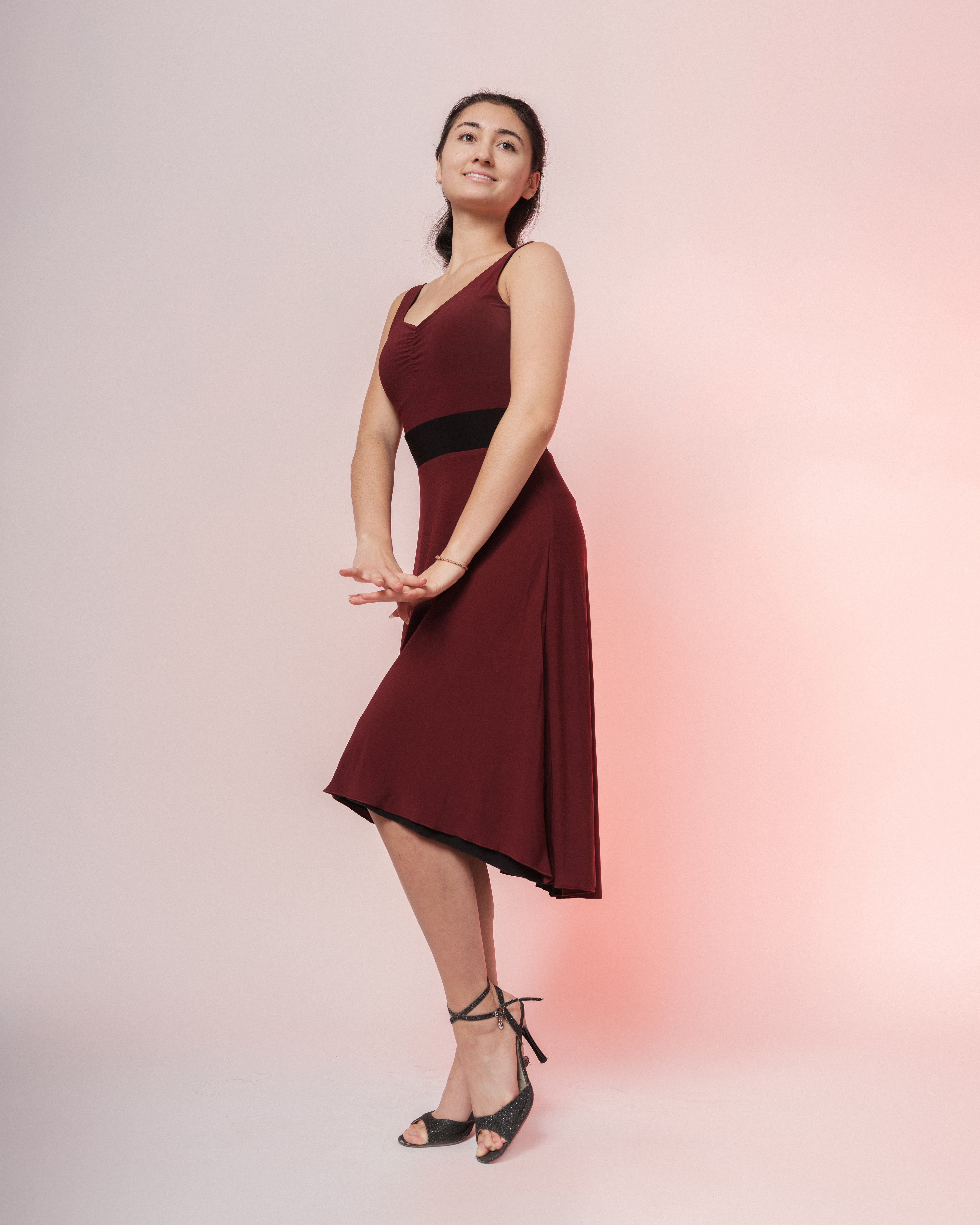 Tango-Wendekleid „Die Romantische“ schwarz & Kirsche