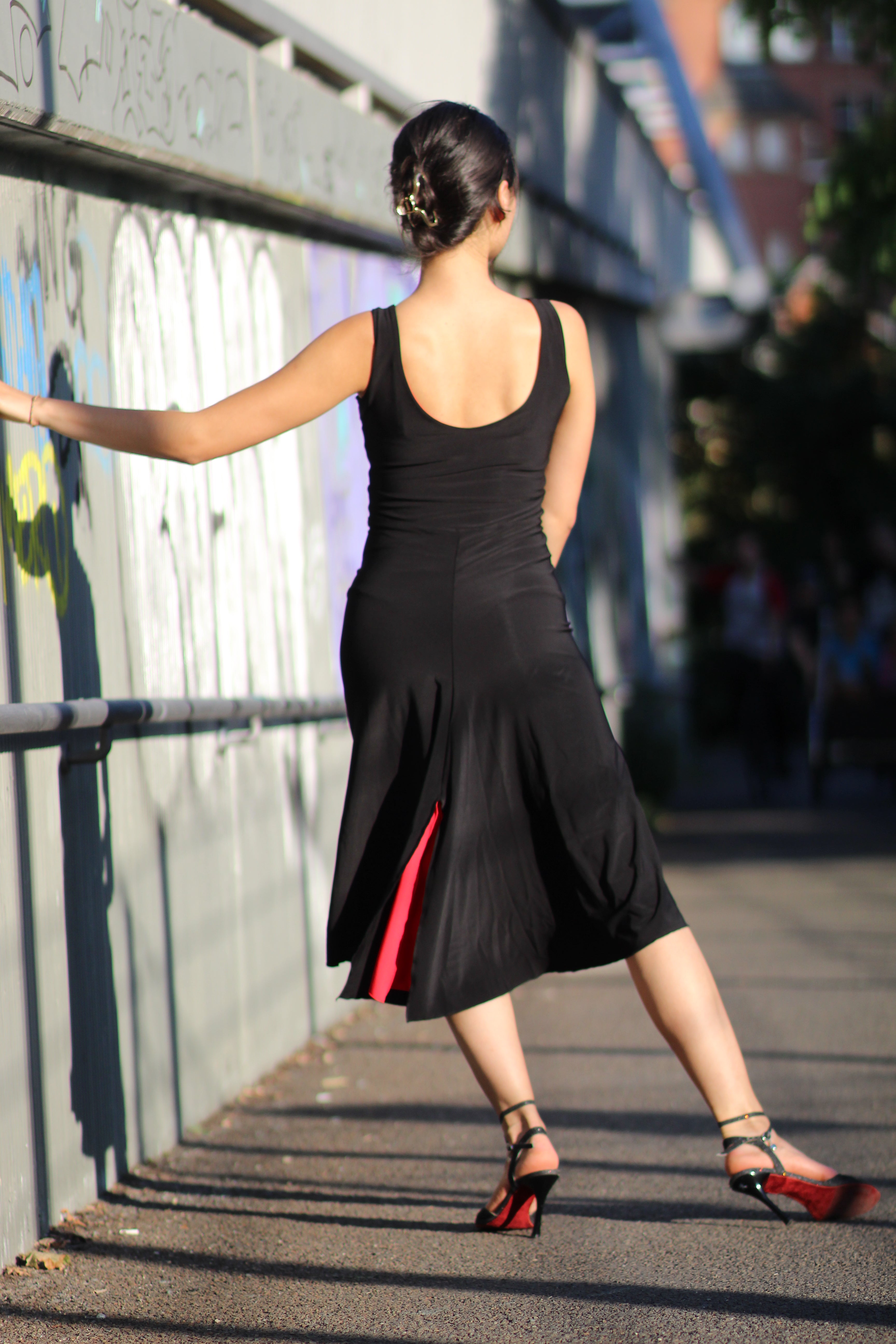 Tango-Wendekleid „Die Unschuldige“ erdbeerrot & schwarz